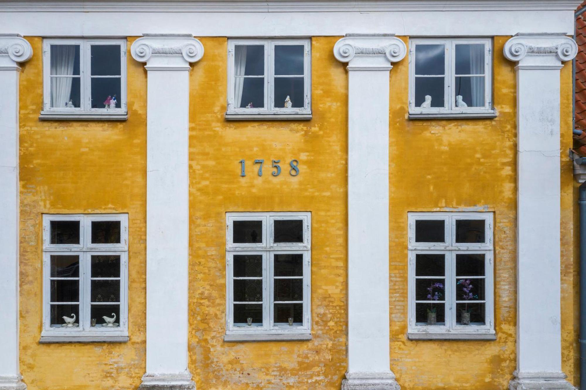 Broløkke Herregård *
