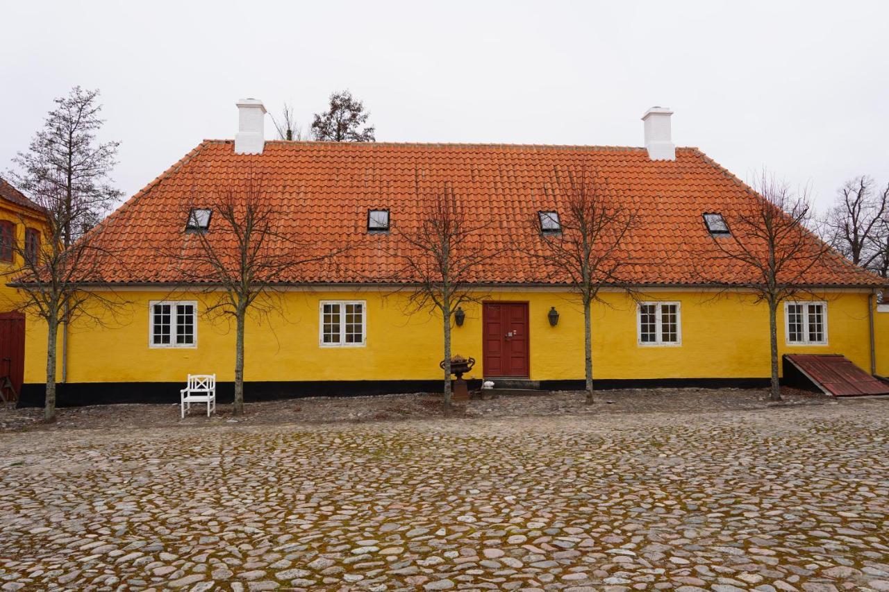 Brolokke Herregard Hotel *
